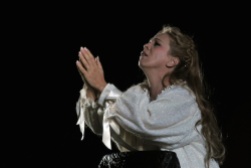 Inva Mula (Desdemona) a Otello, Orange 2014 Foto: © Philippe Gromelle