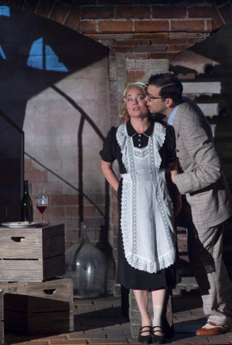 LE NOZZE DI FIGARO 2015 • MARTINA JANKOVÁ (SUSANNA), LUCA PISARONI (IL CONTE ALMAVIVA © Salzburger Festspiele / Ruth Walz