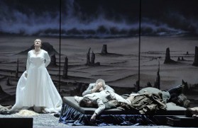 Ricarda Merbeth (Helena) a la Deutsche Oper de Berlín. Fotografia Marcus Lieberenz